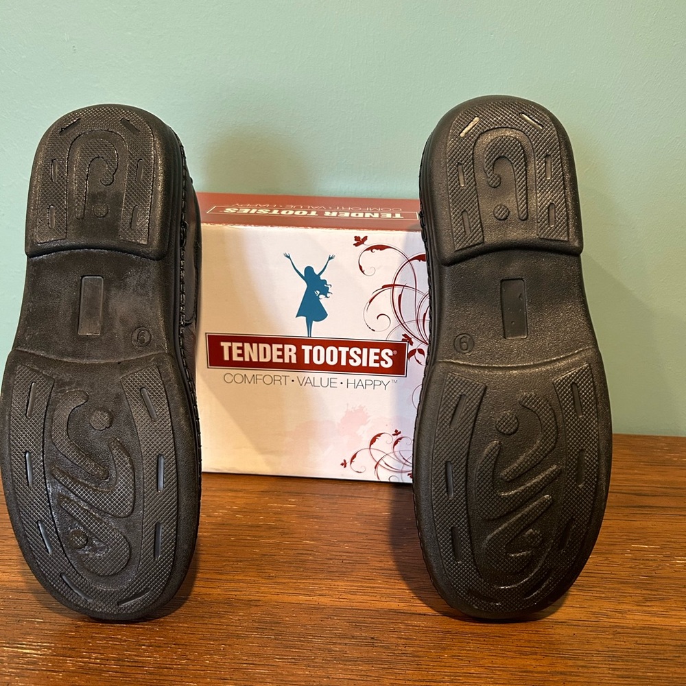 🔥🆕🔥 Tender Tootsies Dielle Black Leather Comfort Loafers - Size 9 - Picture 3 of 8